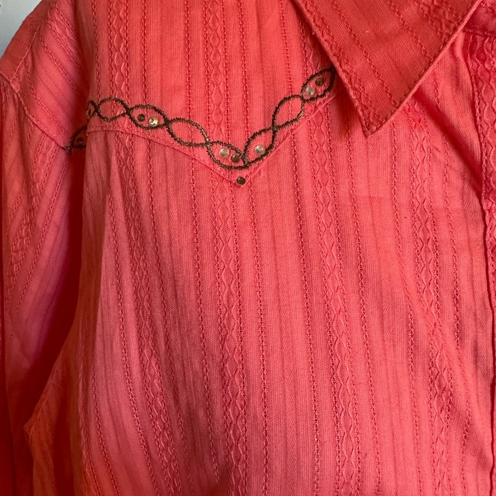 Wrangler’s womens long sleeve button down shirt. Size Xl - Picture 3 of 6